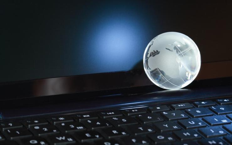 globe_computer.jpg globe_computer.jpg