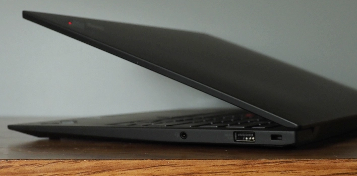 small_lenovo-right-view.png small_lenovo-right-view.png